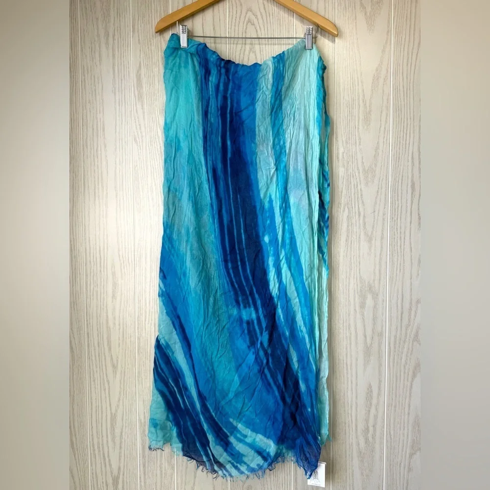 Calvin Klein Blue Ombré Frayed Edge Lightweight Scarf